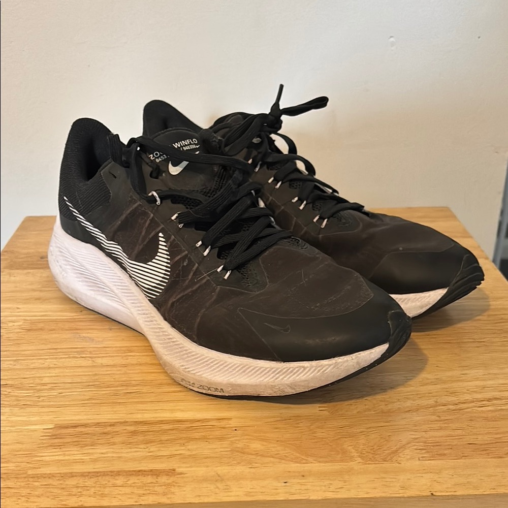 Nike Zoom Winflo (mens 9/ womens 10.5)